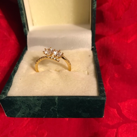 Ring Size 8. Gold Bracelet Size 7” - Picture 6 of 8